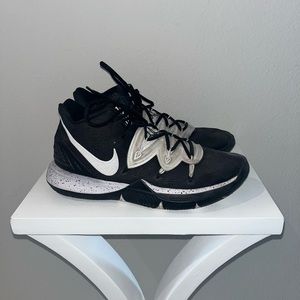 Nike Kyrie 5